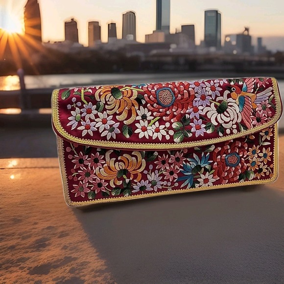 Vtg 60s Asian‎ Embroidery Purse Bag Clutch Red Silk Gold Birds Floral Colorful